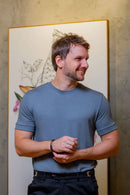 Camiseta Opus  - Linha Essential - Chumbo