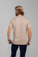 Camiseta Rich Textura Gola Média Marrom Claro - Linha Rich