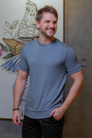 Camiseta Opus  - Linha Essential - Chumbo