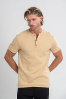 Camisa Henley Gold Manga Curta Areia - Linha Essential