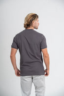 Camiseta Rich Textura Gola Média Chumbo - Linha Rich