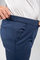 Calça Chicago Risca de Giz Ajuste Dinâmico Azul - Linha Rich